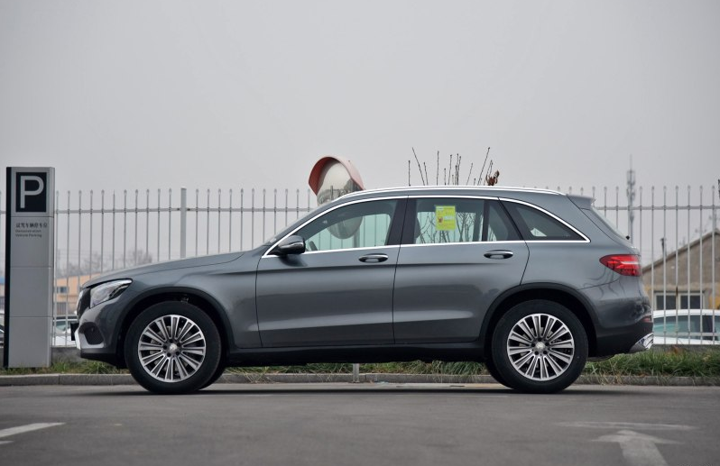 奔驰glc26016款动感型2.0l(报价价42.80万)奥迪q3成都购车图片